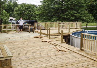 Michigan contractor that installs decks near me